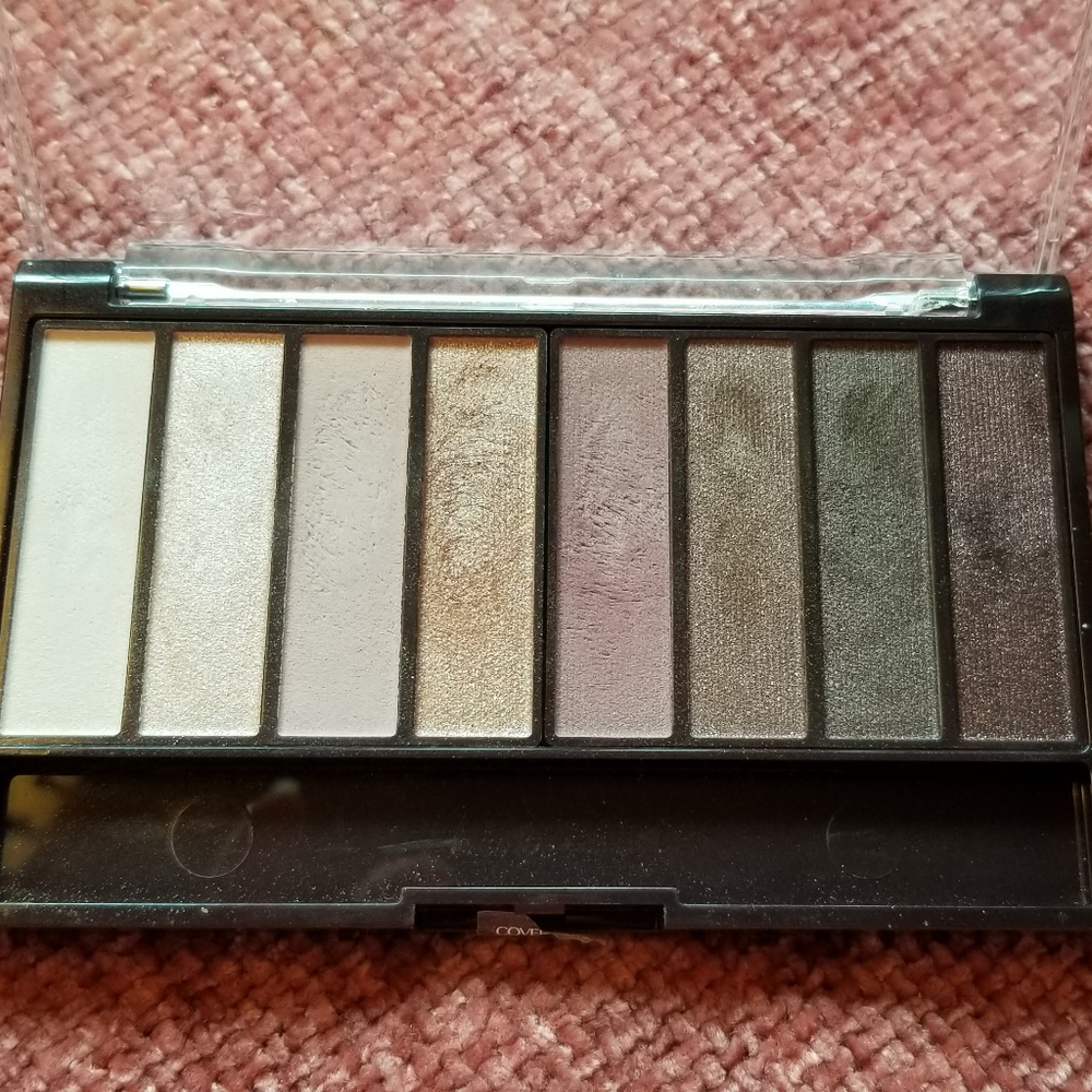 Covergirl Trunaked Roses Palette  **closet closing. Make offer!**